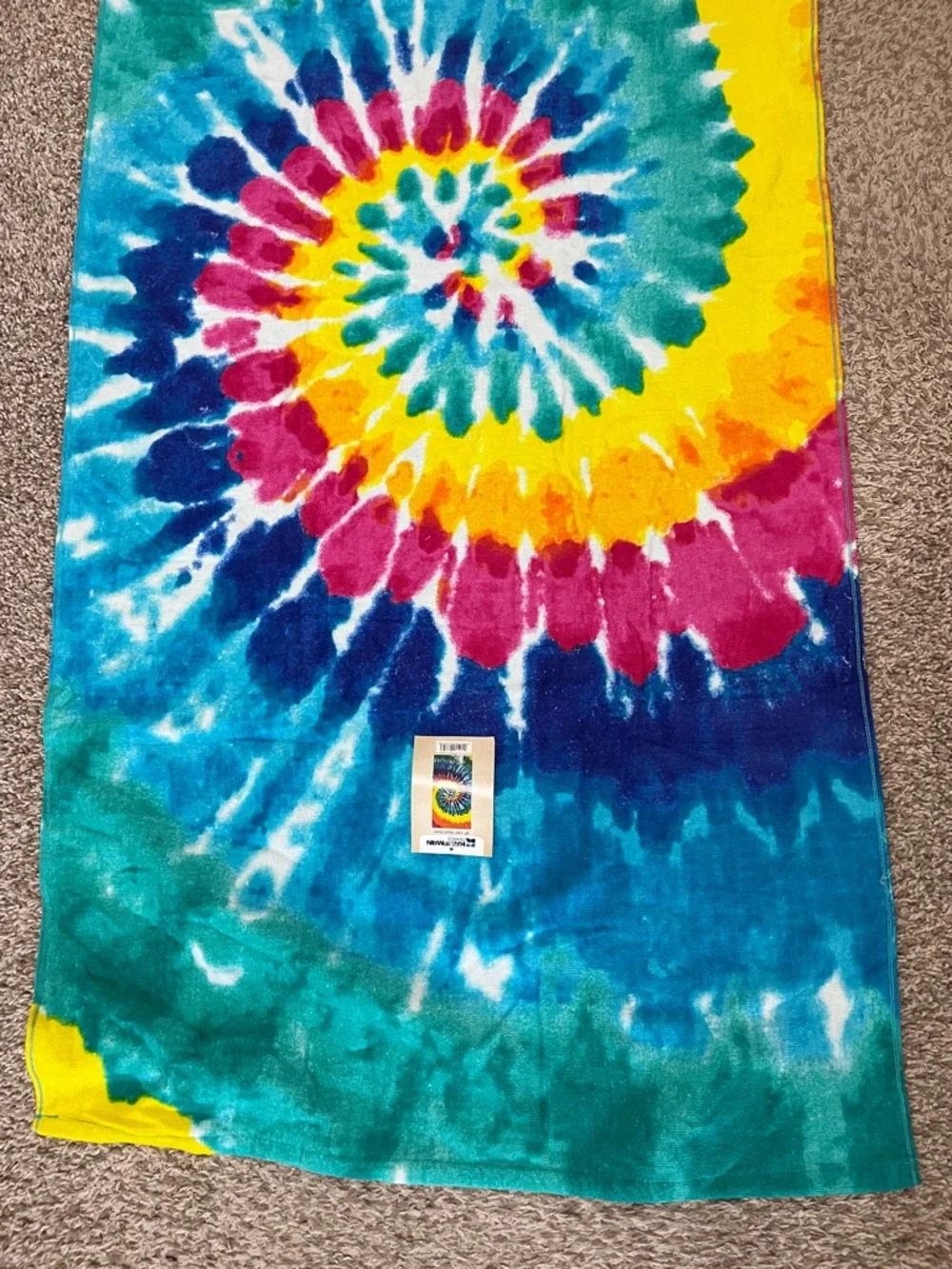 Kaufman Towels Rainbow Tie Dye Spiral Beach Towel NWT 28x60 Colorful